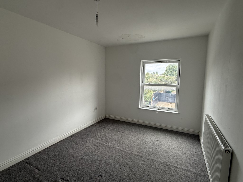 Lot: 25 - OUTSTANDING INVESTMENT - SUBSTANTIAL FREEHOLD MODERN PURPOSE-BUILT DEVELOPMENT OF 23 FLATS IN TWO BLOCKS - Flat 2 Bedroom